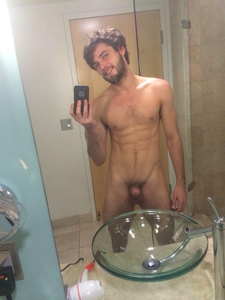 nude guy on selfpix 